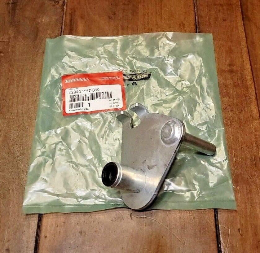 Honda 42940-VH7-010 Arm L. Rr.