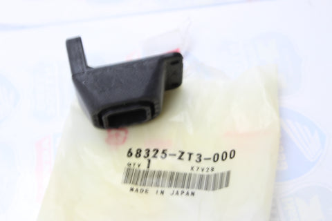 Honda 68325-ZT3-000 Rubber (Lower)