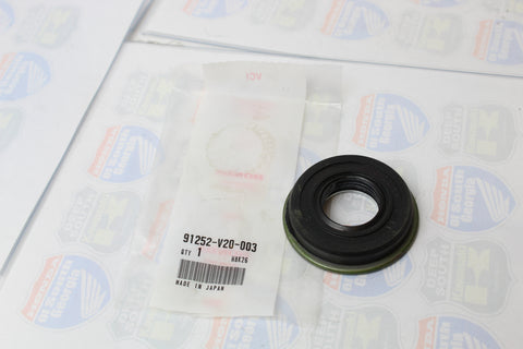 Honda 91252-V20-003 Oil Seal (30X62X11)